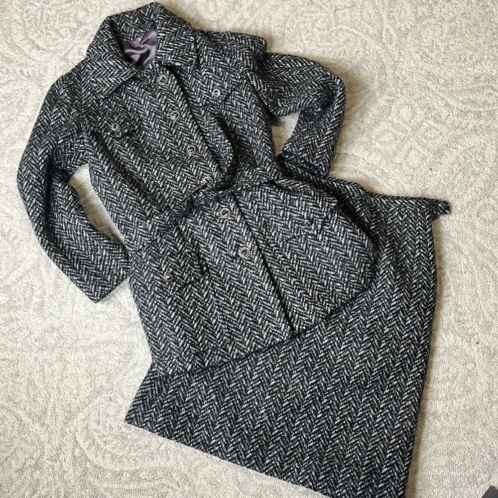 WOMAN’S Vintage Wool Skirt Suit